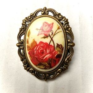 Victorian‎ Rose Porcelain Cameo Gold Tone Metal Frame Scarf Clip Floral Vintage